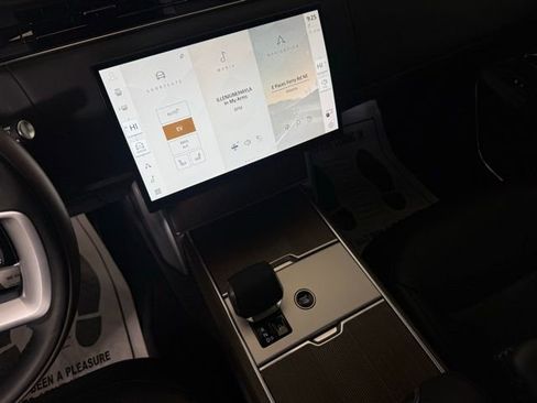 Certified 2025 Land Rover Range Rover Autobiography image 30