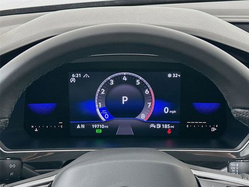 Used 2022 Volkswagen Tiguan SE R-Line image 12