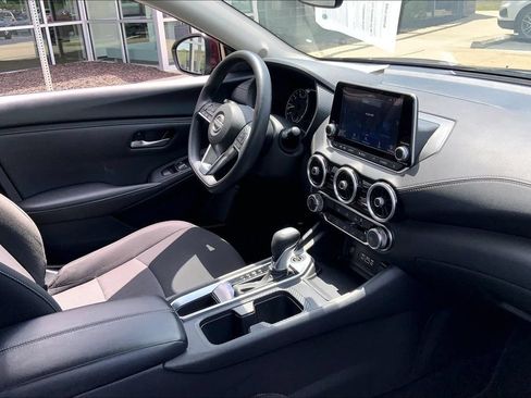 Used 2025 Nissan Sentra SV FWD image 8