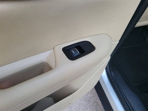 Used 2019 Cadillac XT5 FWD image 11