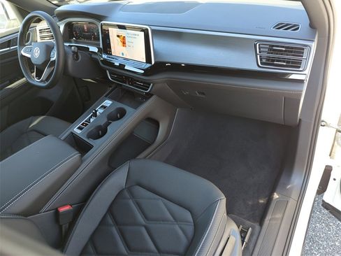 New 2026 Volkswagen Atlas Cross Sport SE image 18