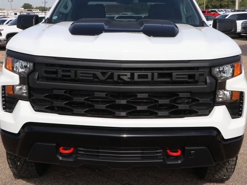 New 2026 Chevrolet Silverado 1500 Custom Trail Boss w/ LPO, Dark Essentials Package image 2