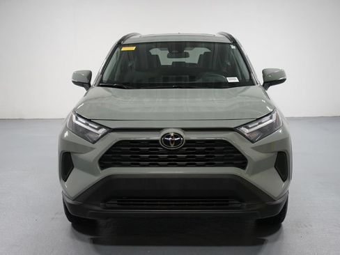 Used 2022 Toyota RAV4 XLE w/ Convenience Package FWD image 2