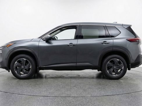 Used 2025 Nissan Rogue SV image 5