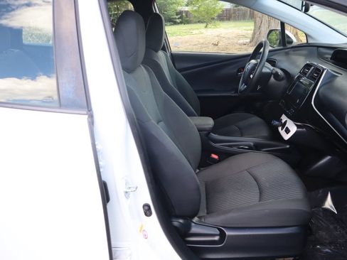 Used 2016 Toyota Prius Two FWD image 22
