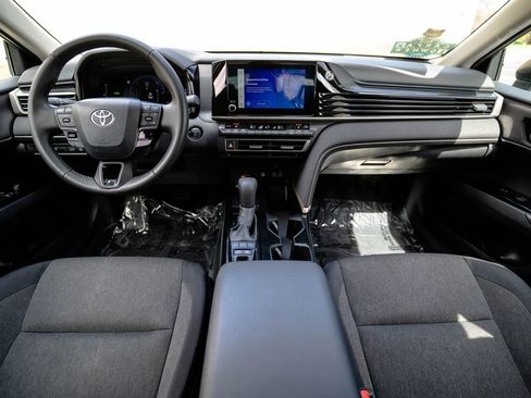 Used 2025 Toyota Camry LE image 13