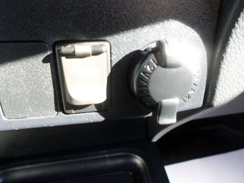 Used 2018 Toyota RAV4 XLE image 13