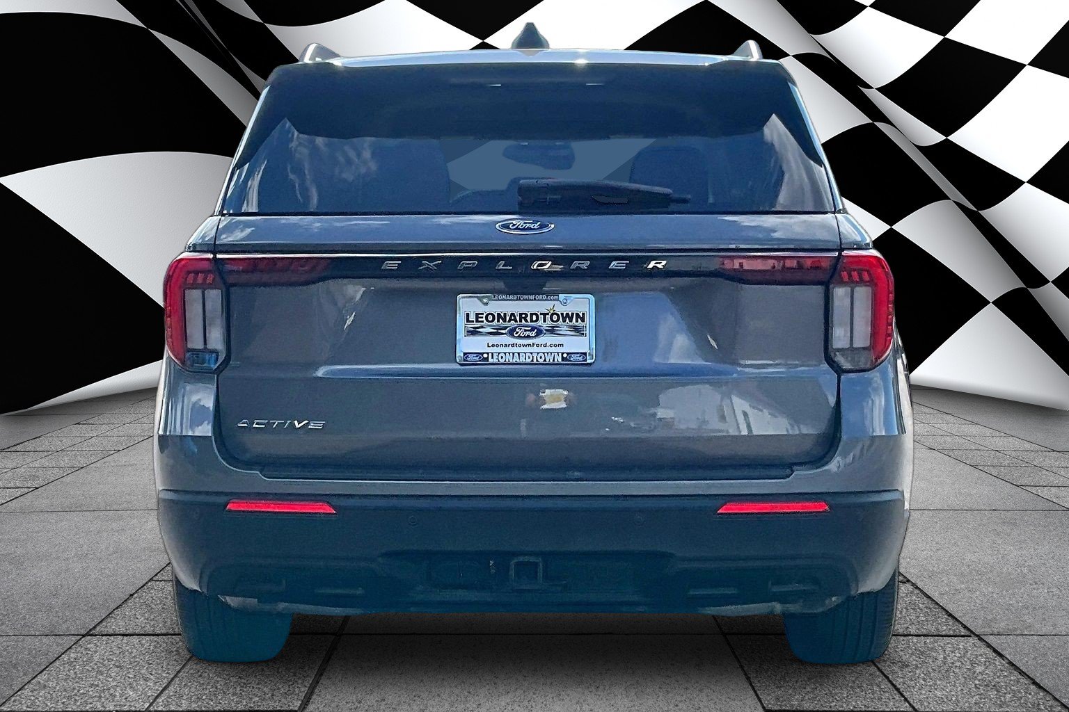 Used 2025 Ford Explorer Active RWD image 5