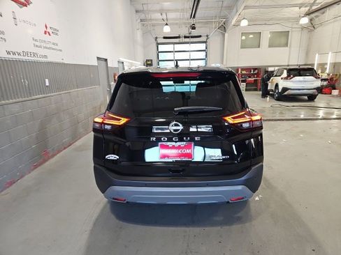 Certified 2023 Nissan Rogue SV w/ SV Premium B Package AWD/4WD image 4