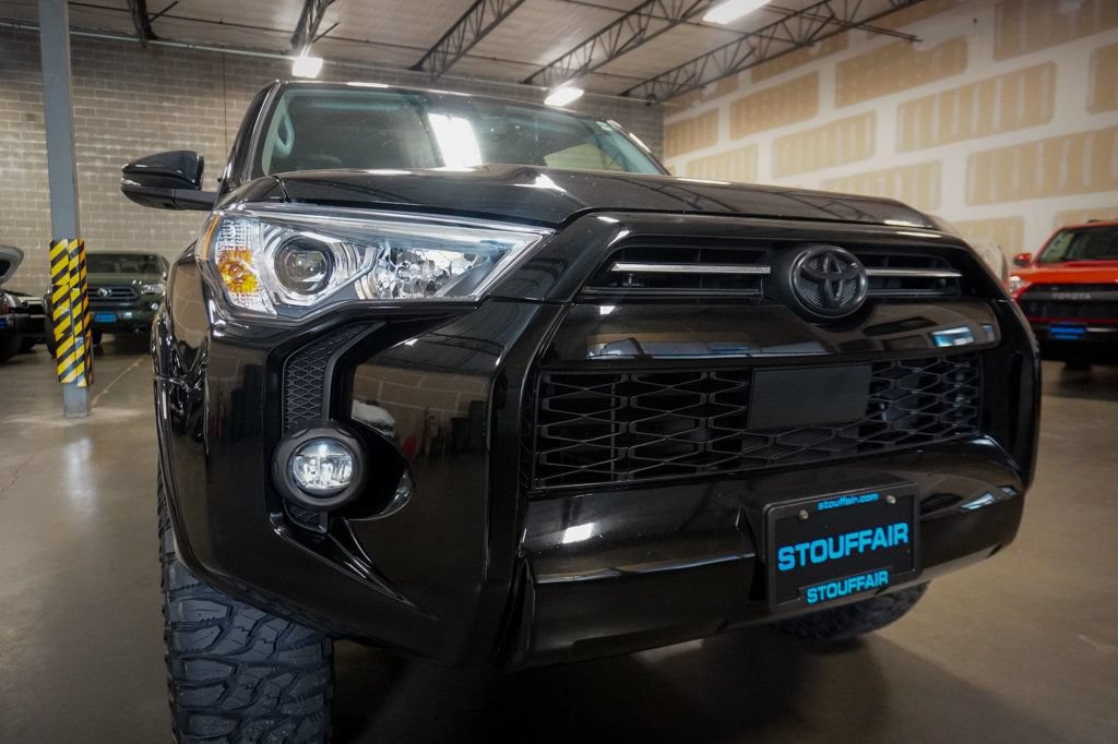 Used 2021 Toyota 4Runner SR5 Premium w/ Moonroof Package AWD/4WD image 5