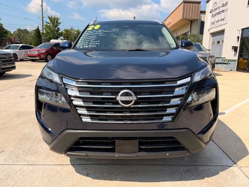 Used 2024 Nissan Rogue SV w/ SV Premium Package FWD image 19