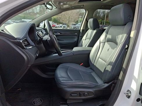 Used 2020 Buick Enclave Essence w/ LPO, Touring Package image 18