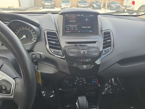 Used 2014 Ford Fiesta SE w/ Equipment Group 201A image 15