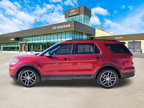 Used 2018 Ford Explorer Sport w/ Equipment Group 401A image 9