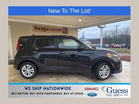 Used 2022 Kia Soul LX image 1
