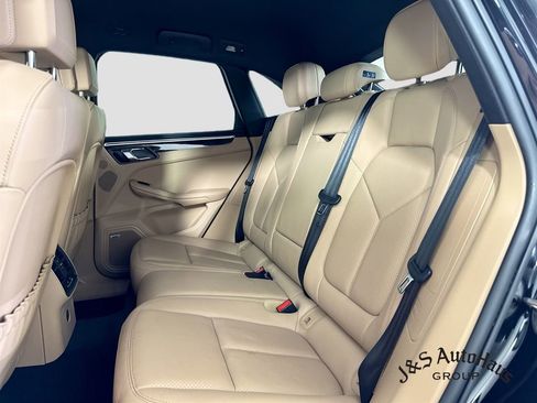 Used 2022 Porsche Macan S AWD/4WD image 27