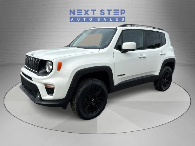 Used 2021 Jeep Renegade Latitude AWD/4WD image 3