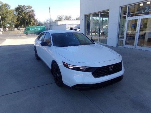New 2025 Honda Accord SE image 3