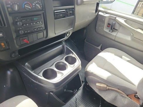 Used 2006 Chevrolet Express 2500 Extended w/ Power and Light Package RWD image 17