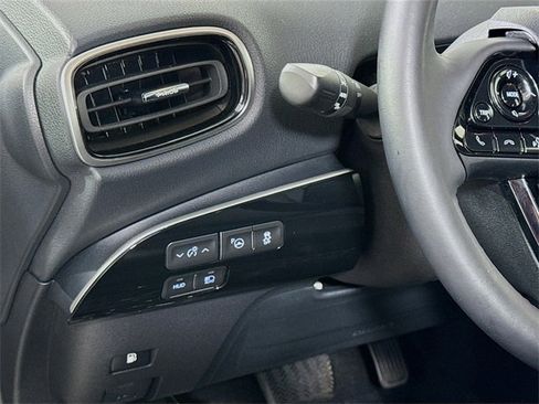 Used 2022 Toyota Prius XLE image 19