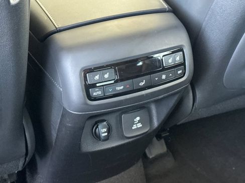 Used 2021 Hyundai Palisade Limited FWD image 16