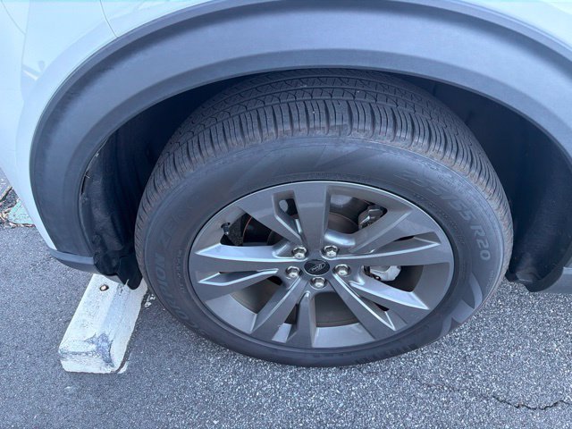 Used 2021 Ford Explorer XLT w/ Equipment Group 202A RWD image 12