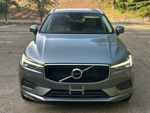Used 2021 Volvo XC60 T5 Momentum w/ Premium Package AWD/4WD image 3