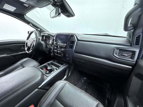 Used 2020 Nissan Titan PRO-4X w/ Pro-4x Convenience Package image 16