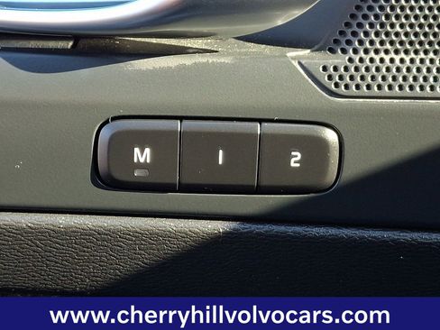 Certified 2025 Volvo XC40 B5 Plus image 28