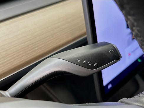 Used 2023 Tesla Model Y Performance image 24