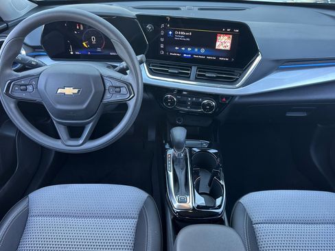 Used 2024 Chevrolet Trax LT image 16