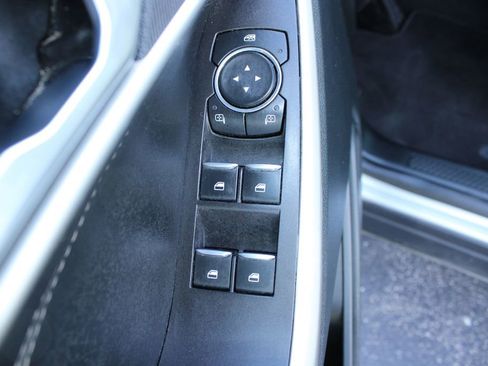 Used 2023 Ford Explorer XLT image 29