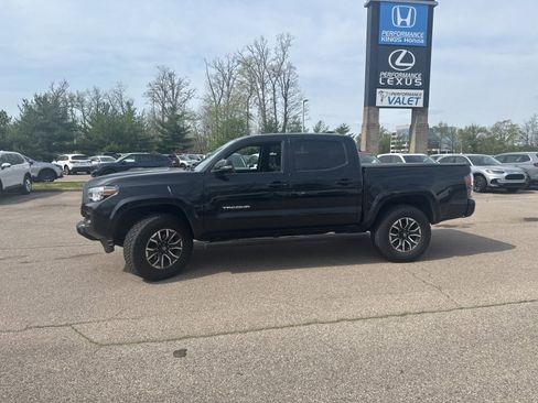 Used 2021 Toyota Tacoma TRD Sport w/ Technology Package image 4