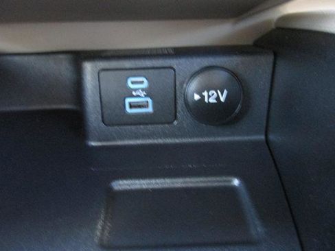 Used 2022 Ford Escape SE image 13