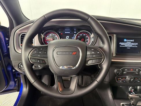Used 2021 Dodge Charger SXT w/ Driver Convenience Group RWD image 15