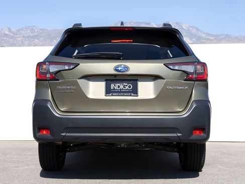 Used 2025 Subaru Outback Premium AWD/4WD image 9