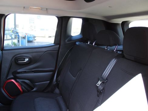 Used 2015 Jeep Renegade Trailhawk w/ Safety & Security Group I AWD/4WD image 17