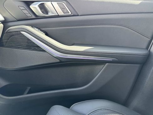 Used 2025 BMW X7 xDrive40i w/ M Sport Package image 23