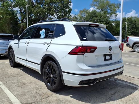 Used 2022 Volkswagen Tiguan SE R-Line AWD/4WD image 2