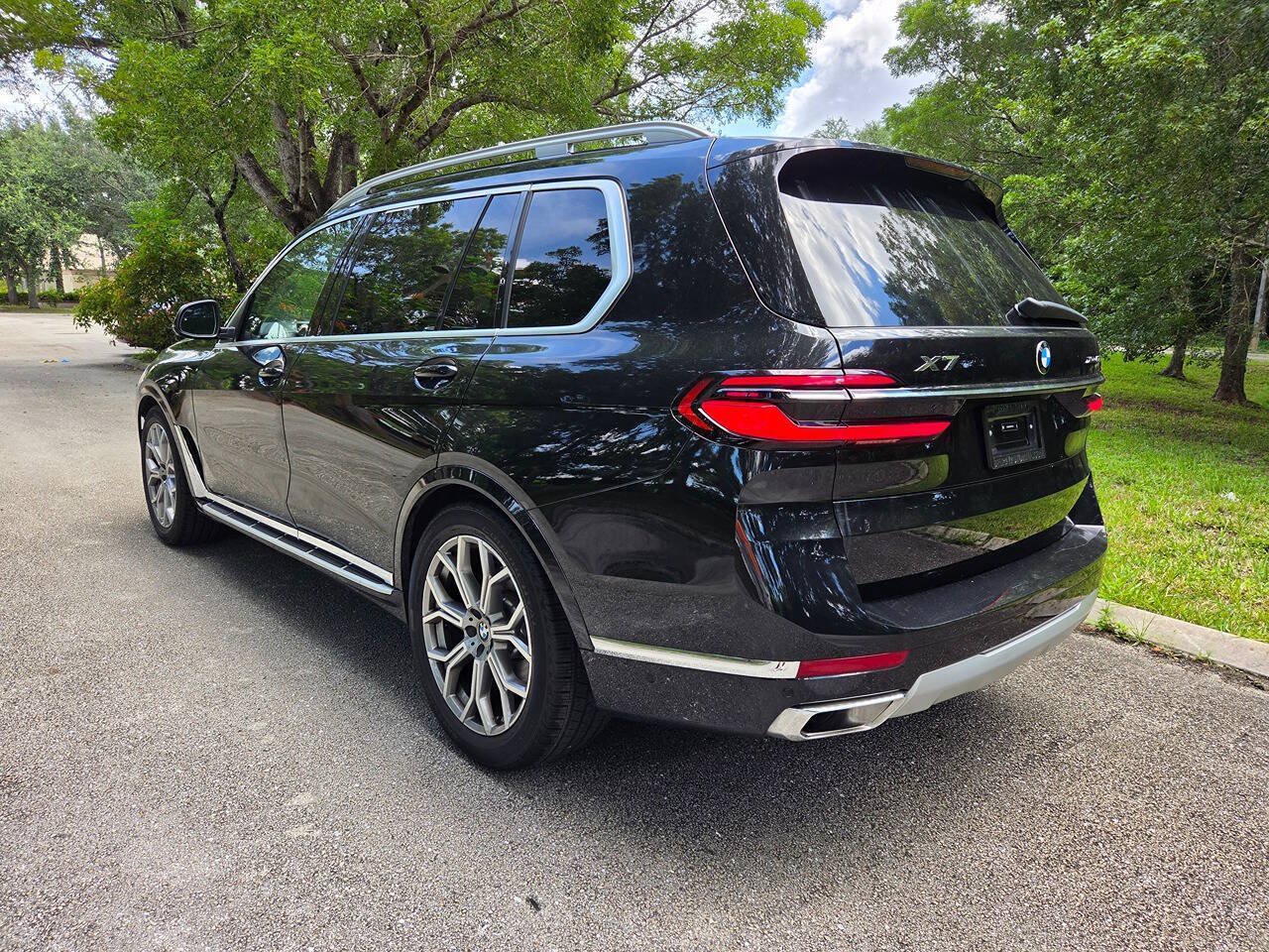 Used 2025 BMW X7 xDrive40i AWD/4WD image 5
