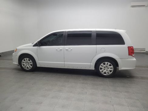 Used 2018 Dodge Grand Caravan SE w/ UConnect Hands-Free Group FWD image 3