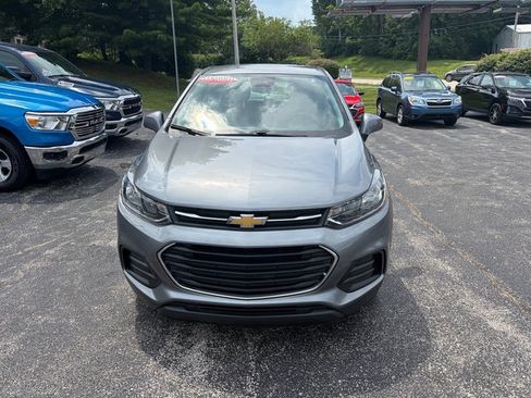 Used 2020 Chevrolet Trax LS FWD image 3
