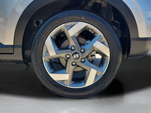 Certified 2023 Hyundai Venue SEL image 6