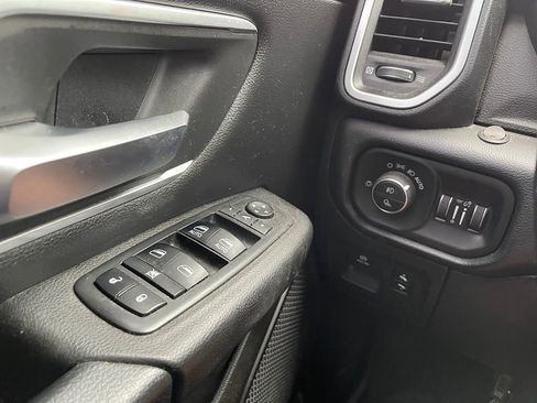 Used 2019 RAM 1500 Big Horn AWD/4WD image 11