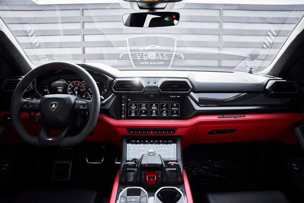 Used 2025 Lamborghini Urus SE AWD/4WD image 50