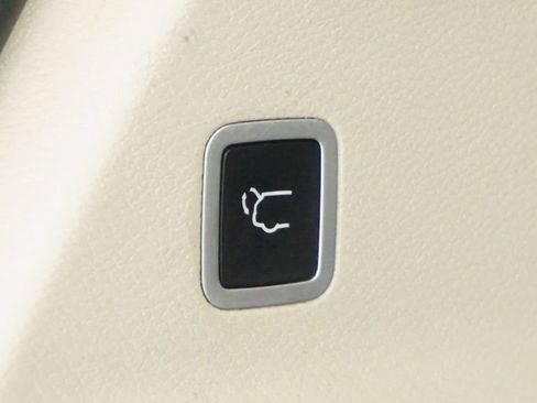 Certified 2018 Chrysler Pacifica Limited image 15