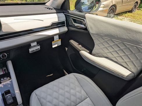 New 2025 Mitsubishi Outlander SEL image 19