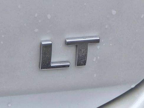 Used 2024 Chevrolet Equinox LT FWD image 31