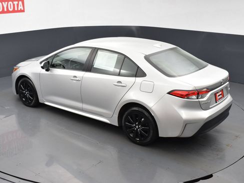 Used 2024 Toyota Corolla LE FWD image 18