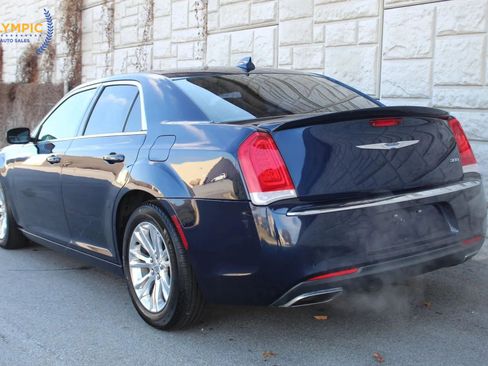 Used 2017 Chrysler 300 Limited image 5